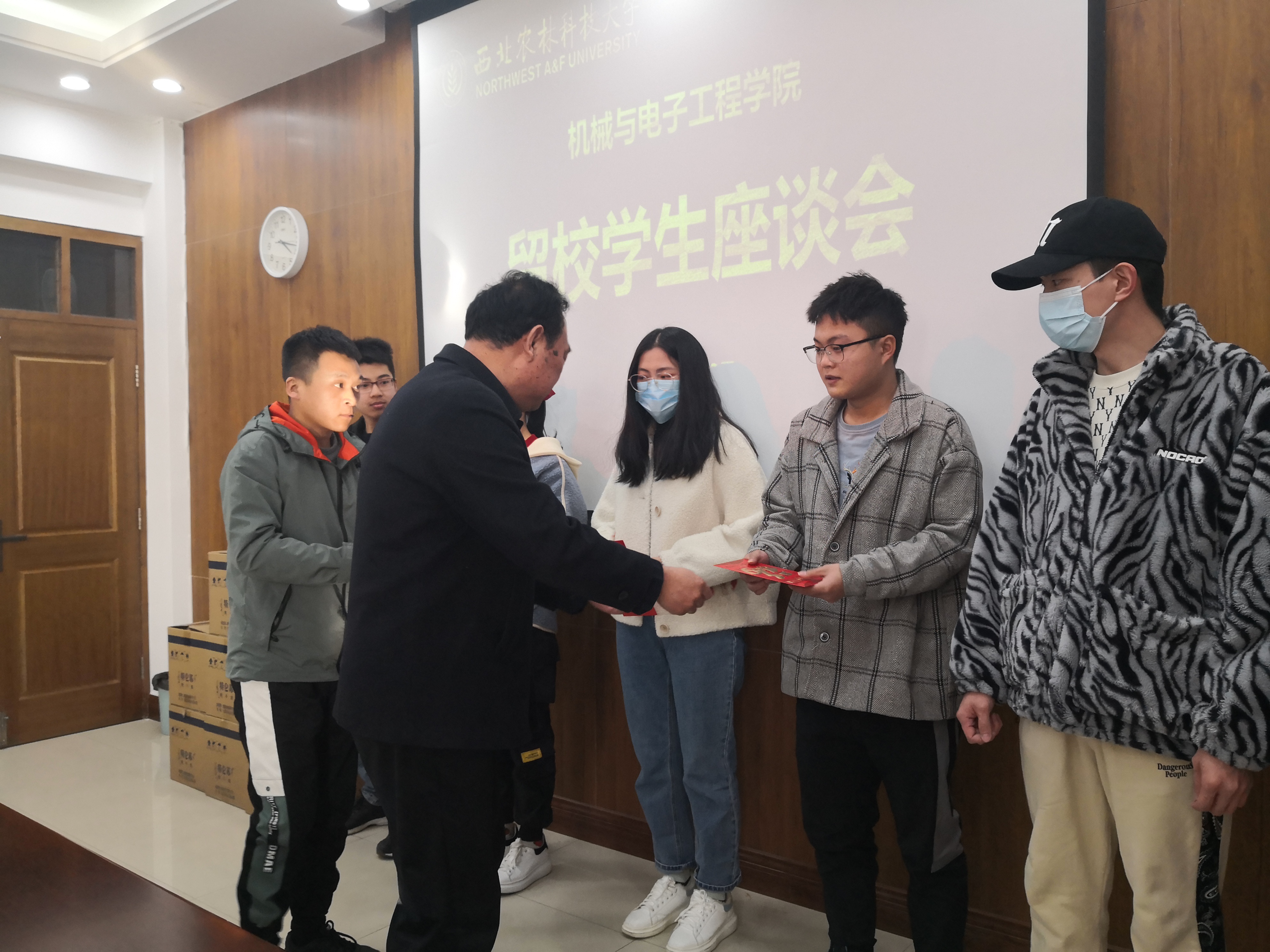 73a90de364e54f12b96b761541cd3487.jpg 73a90de364e54f12b96b761541cd3487.jpg