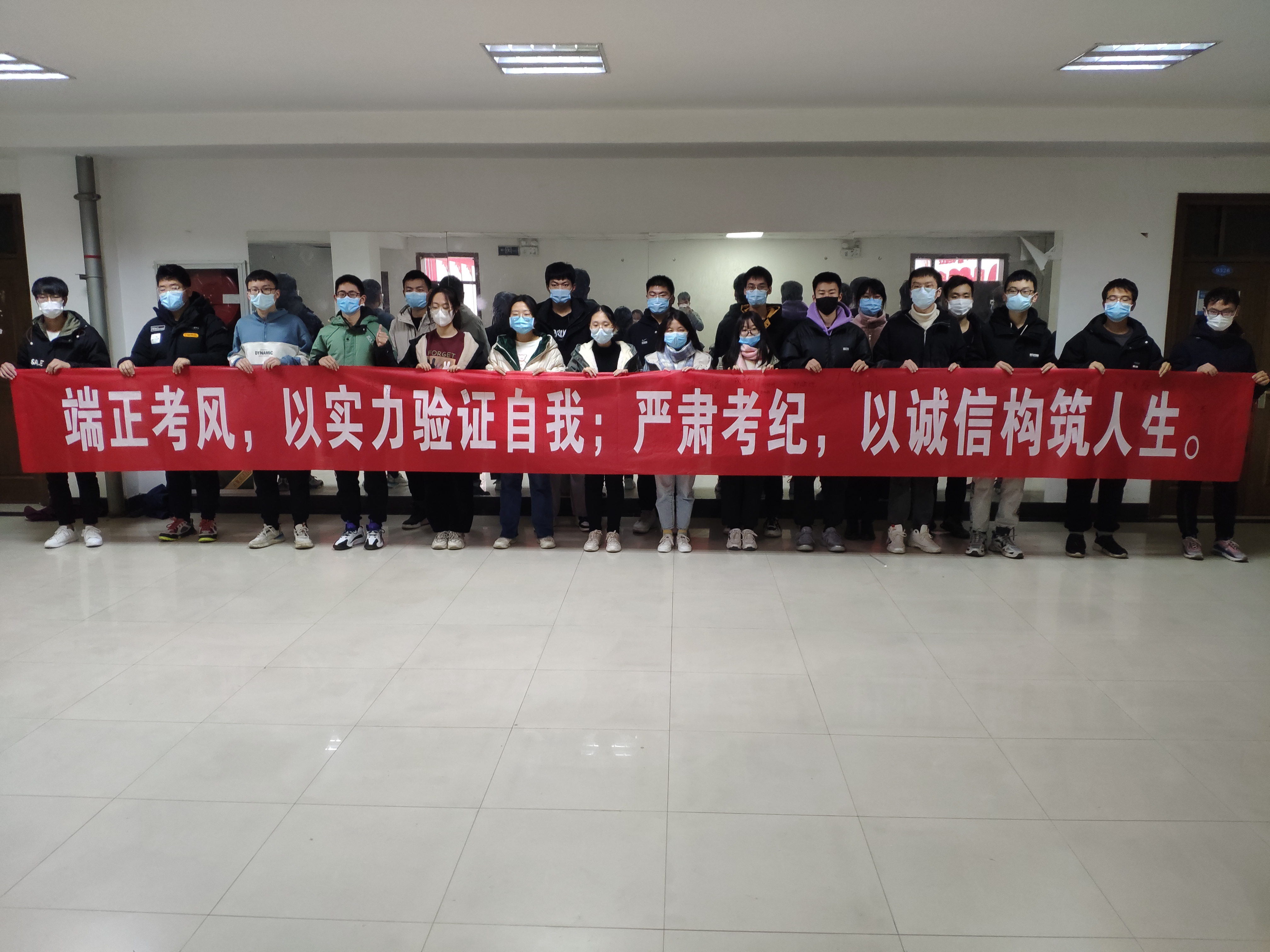 b1f18e976536409987a388c2214a19e8.jpg b1f18e976536409987a388c2214a19e8.jpg