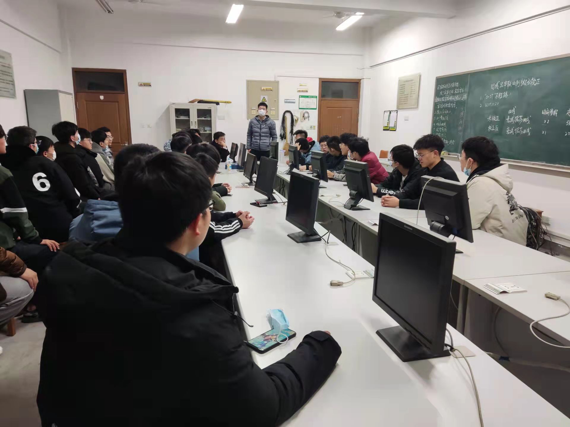 4883174bd1844e30bfe572edc44bd23d.jpg 4883174bd1844e30bfe572edc44bd23d.jpg