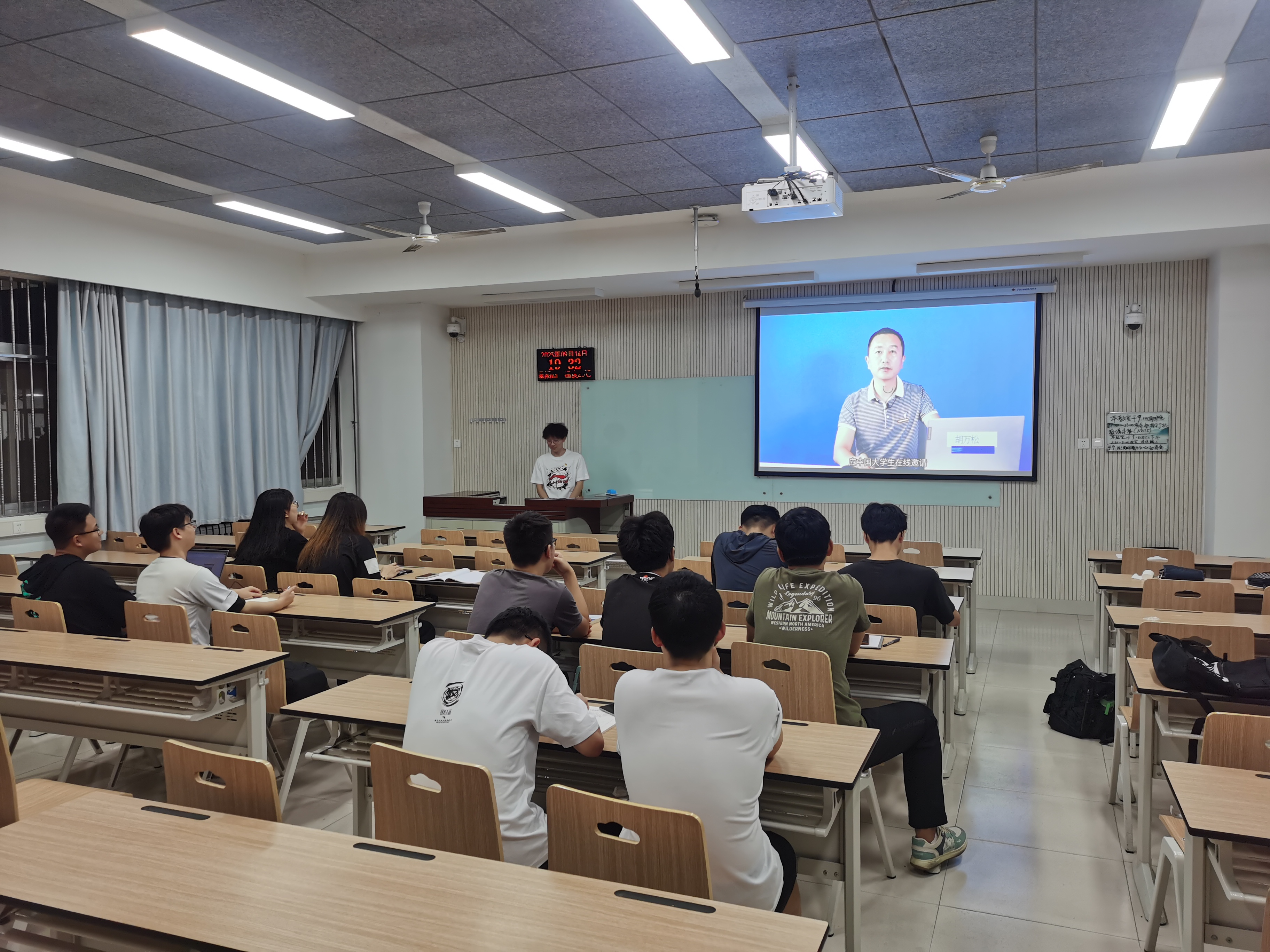 b451d317a0ee4a20ba2cdec6500a724b.jpg b451d317a0ee4a20ba2cdec6500a724b.jpg